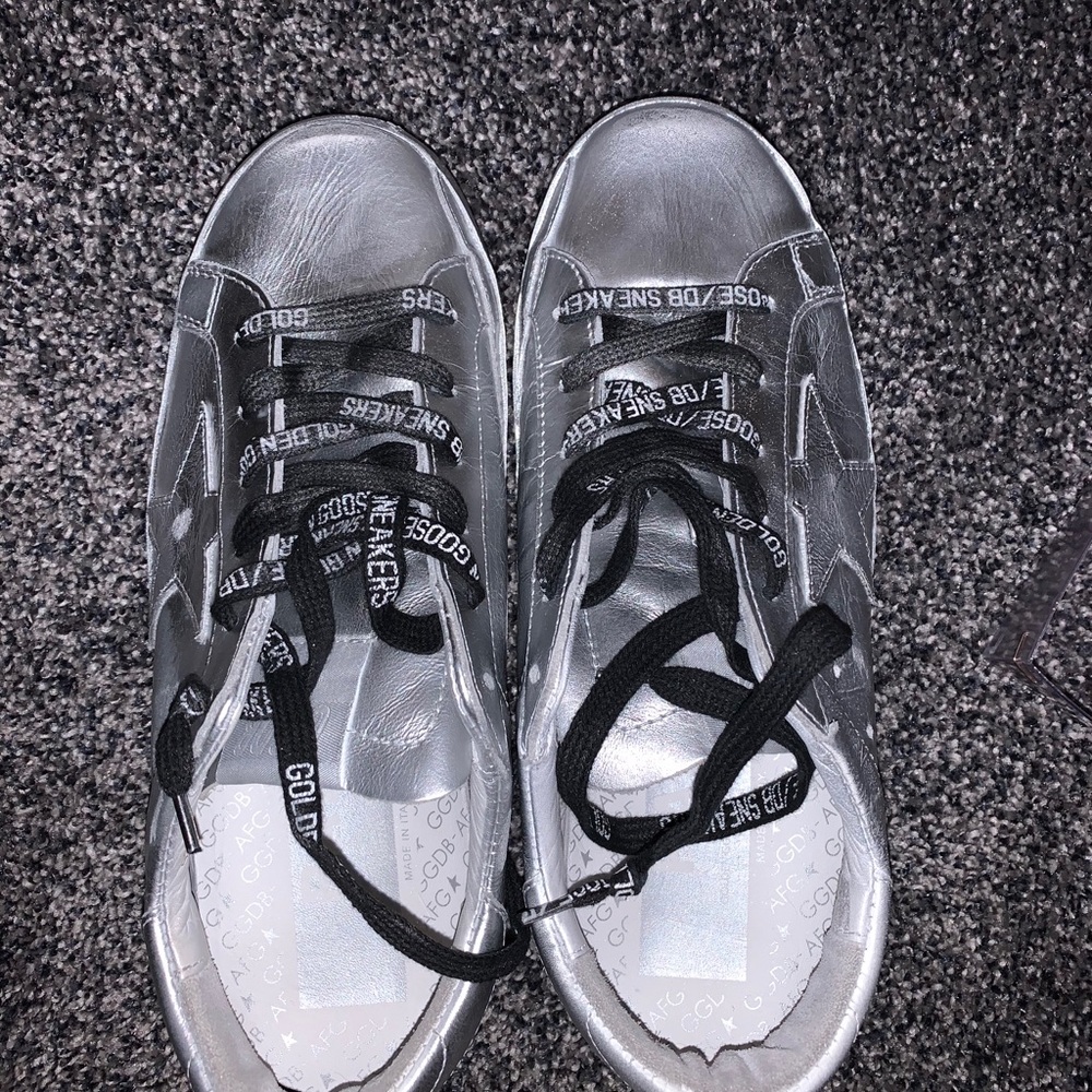 Golden goose sz 37. in great condition. New photos added